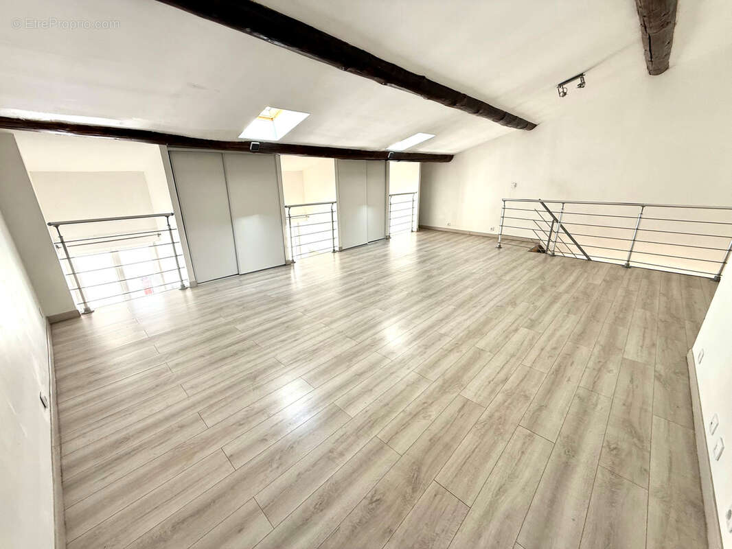 Appartement à MARSEILLE-6E