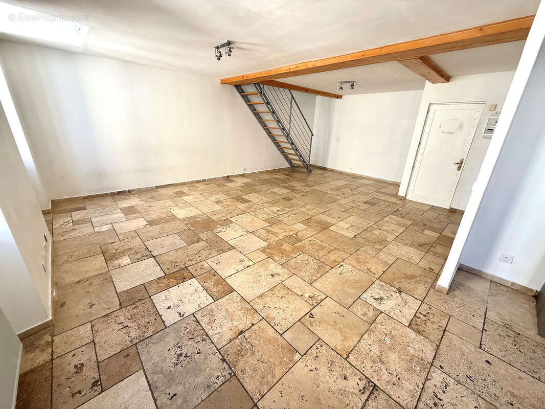 Appartement à MARSEILLE-6E