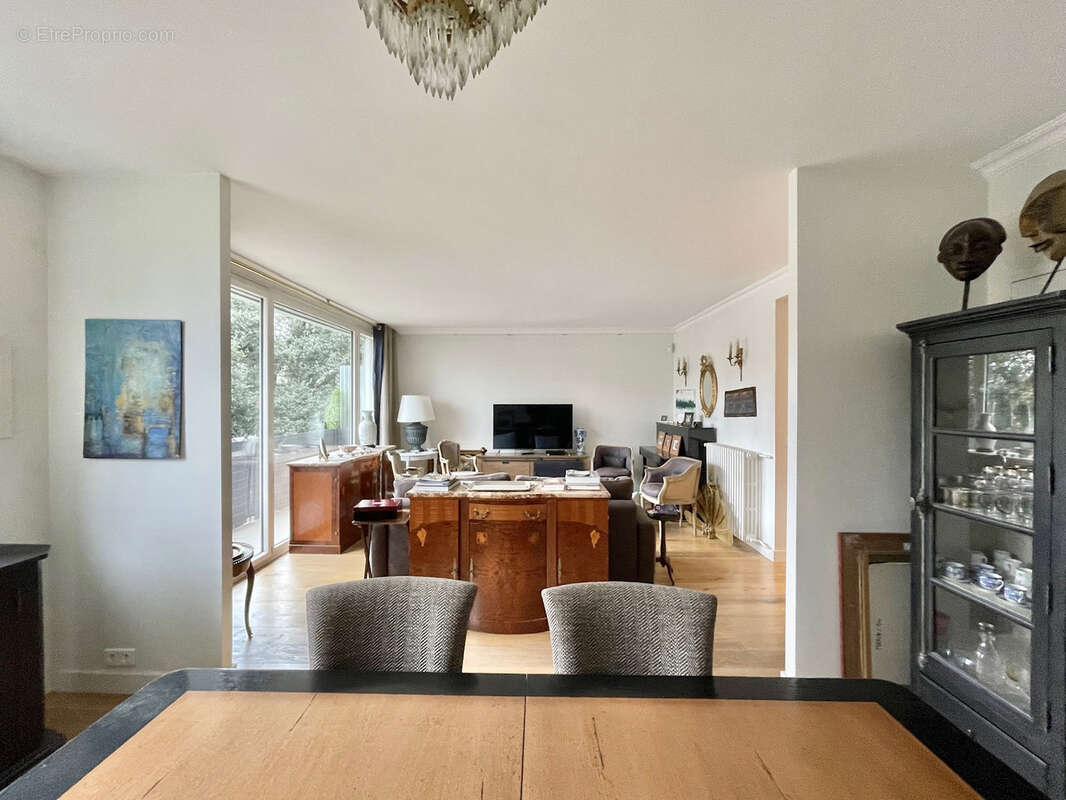 Appartement à NEUILLY-SUR-SEINE