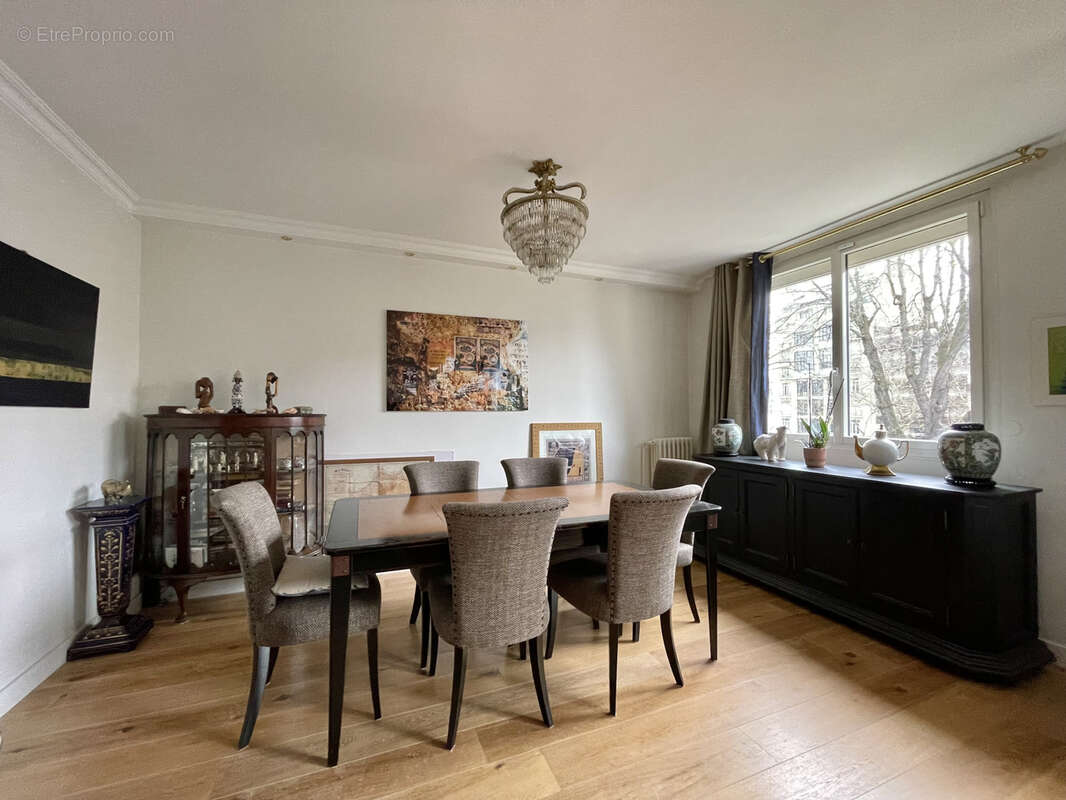 Appartement à NEUILLY-SUR-SEINE