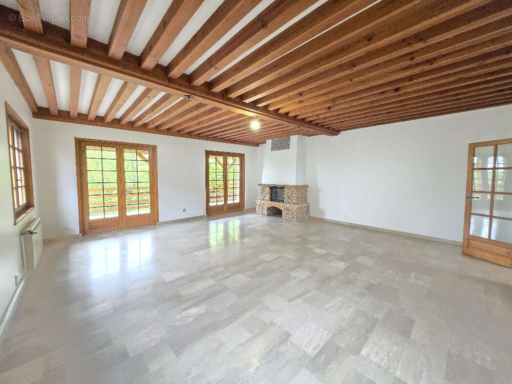 Maison à FRANCHEVILLE