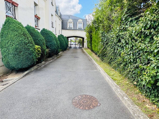 Parking à LAMORLAYE