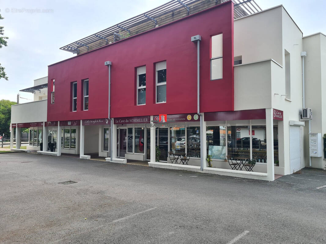 Parking à SAINT-MEDARD-EN-JALLES