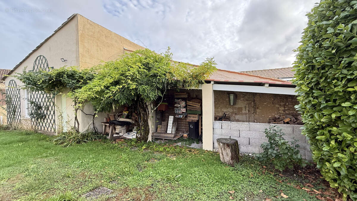 Maison à SAINT-FORT-SUR-GIRONDE