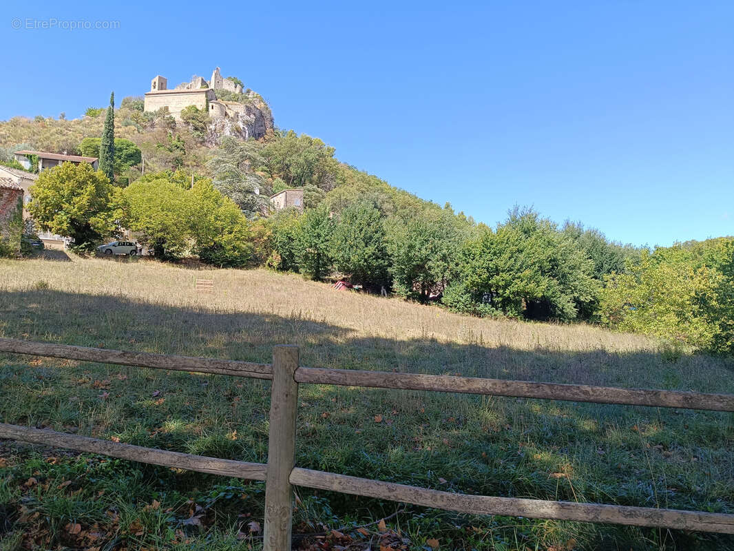 Terrain à ENTRECHAUX