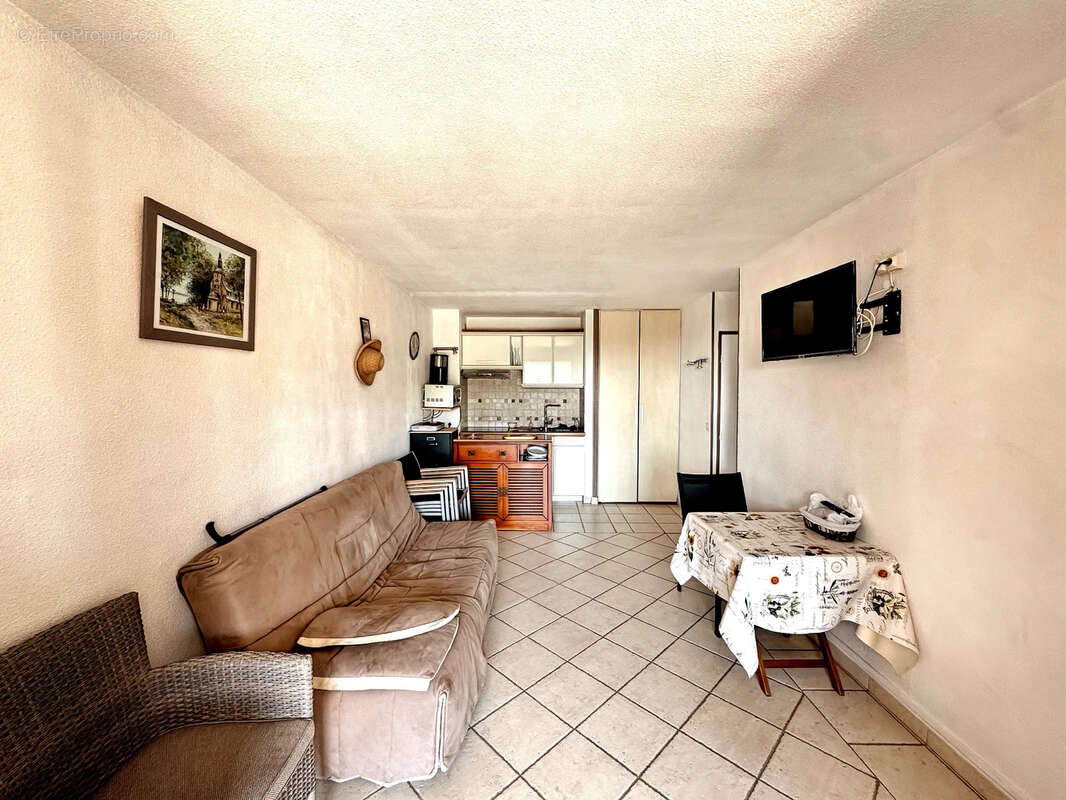 Appartement à ROQUEBRUNE-SUR-ARGENS