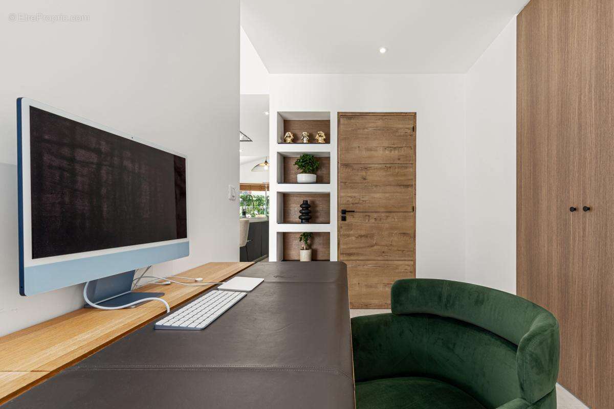 Appartement à VALLAURIS