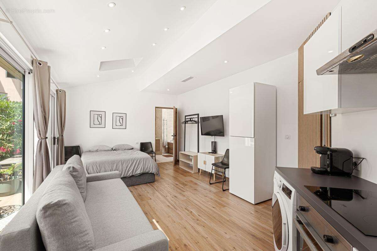 Appartement à VALLAURIS