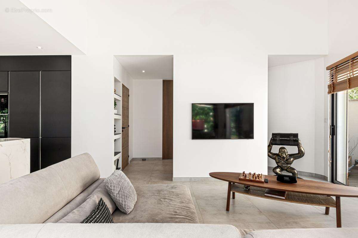 Appartement à VALLAURIS