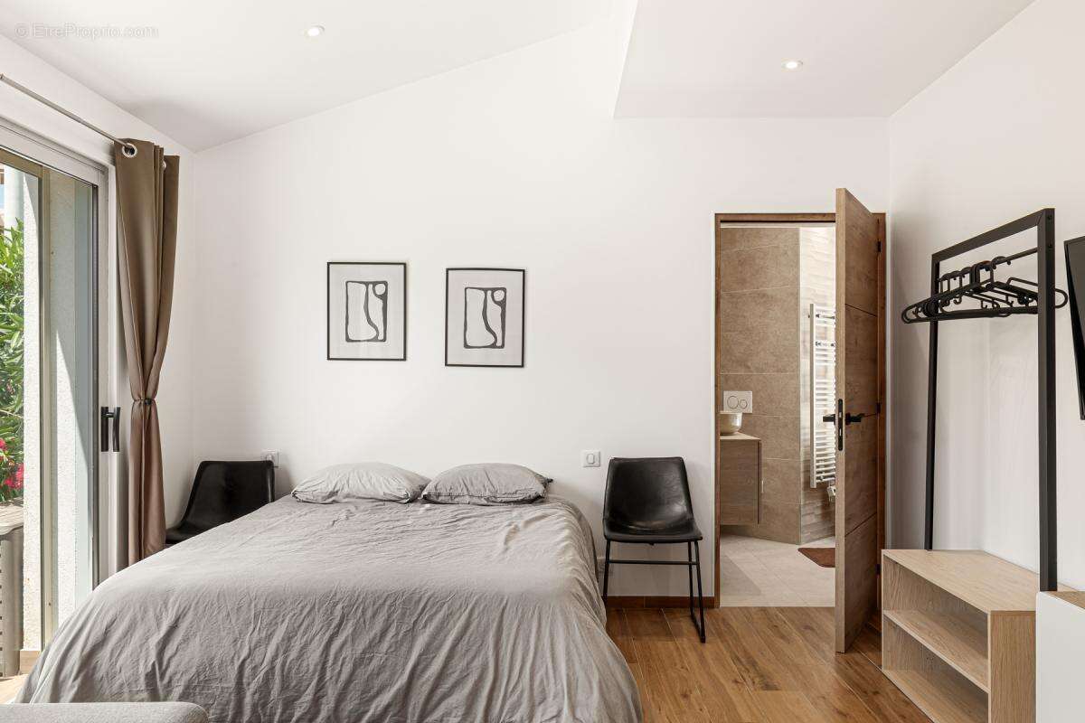 Appartement à VALLAURIS