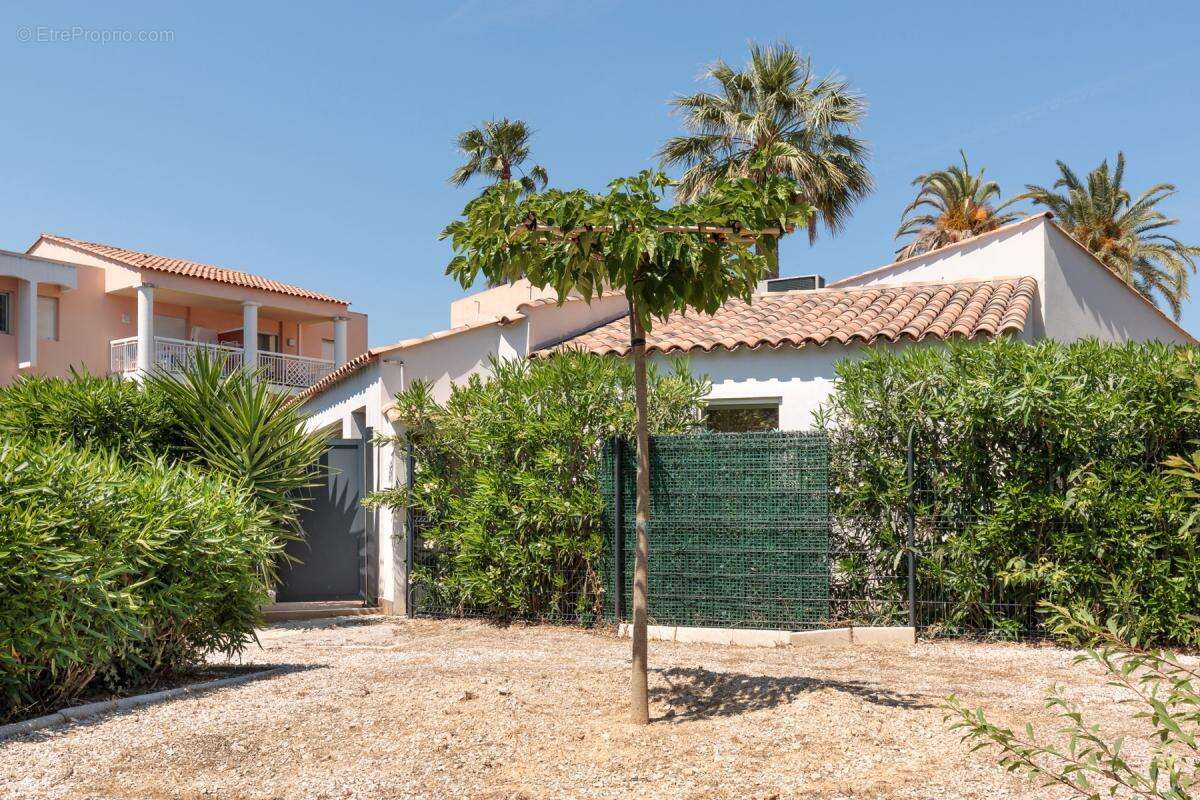 Appartement à VALLAURIS