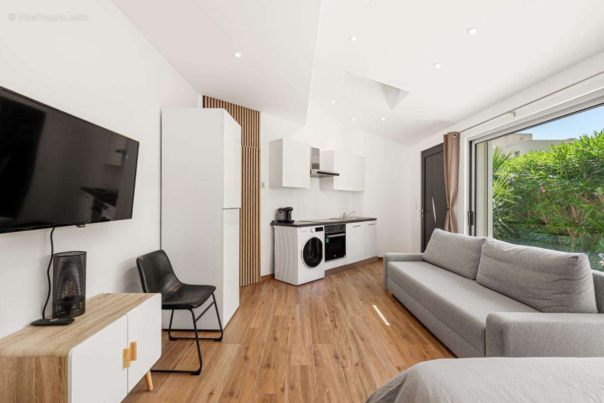 Appartement à VALLAURIS