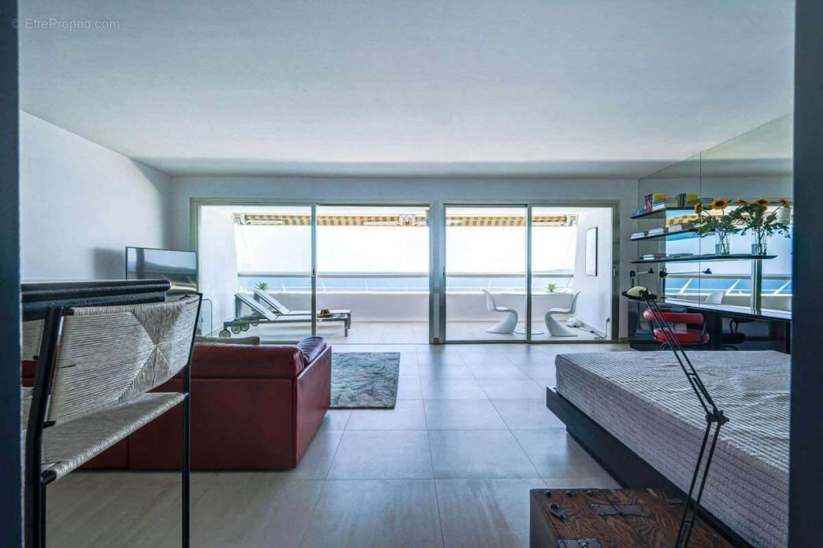 Appartement à VILLENEUVE-LOUBET