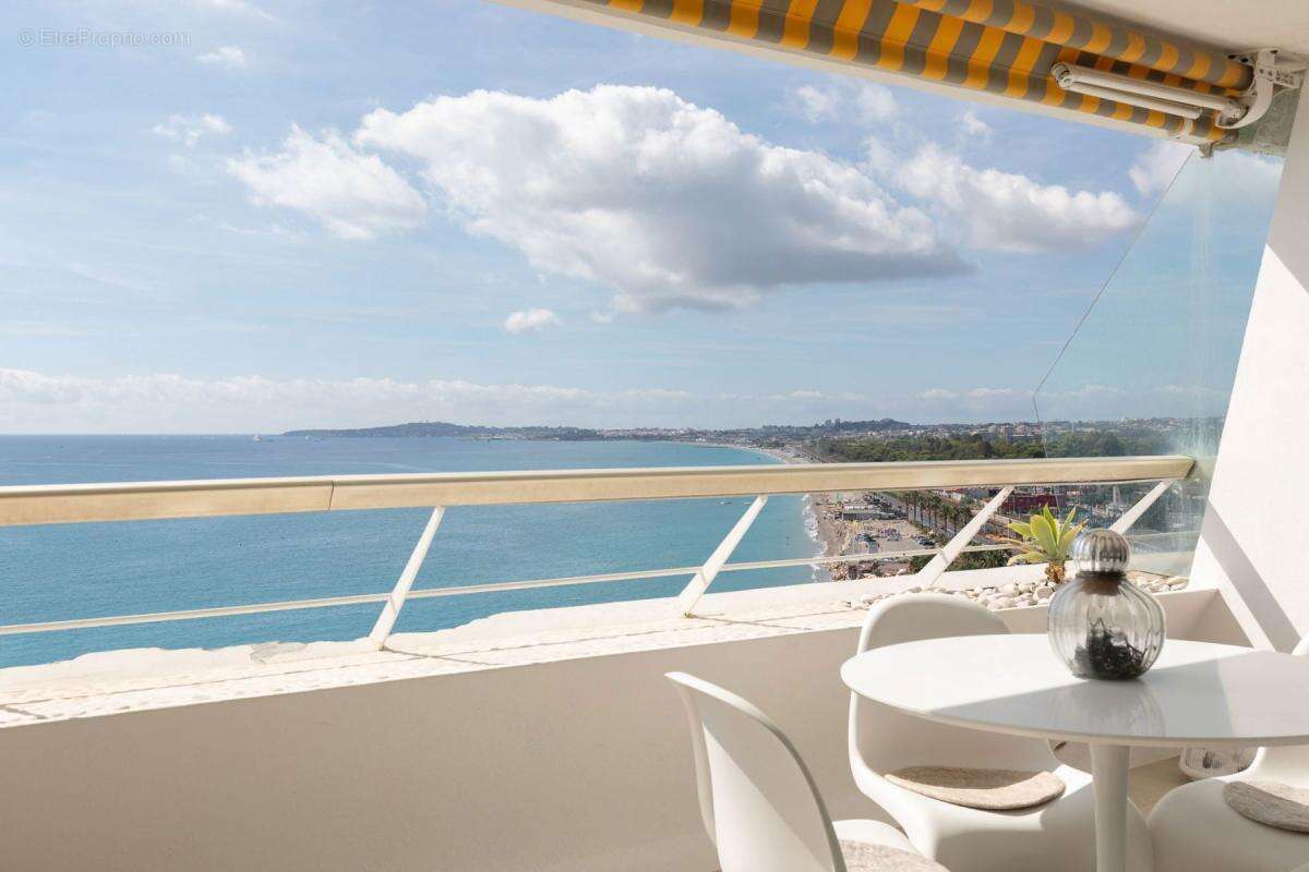 Appartement à VILLENEUVE-LOUBET