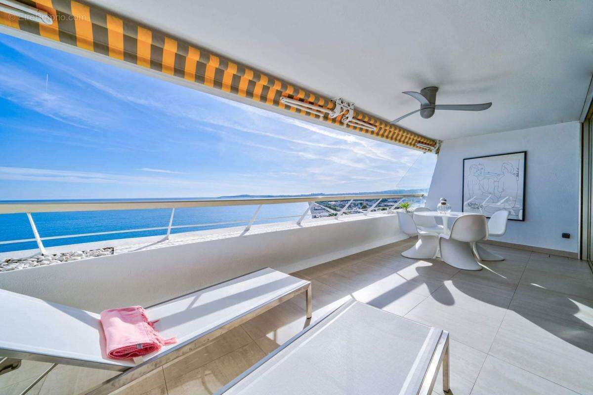 Appartement à VILLENEUVE-LOUBET