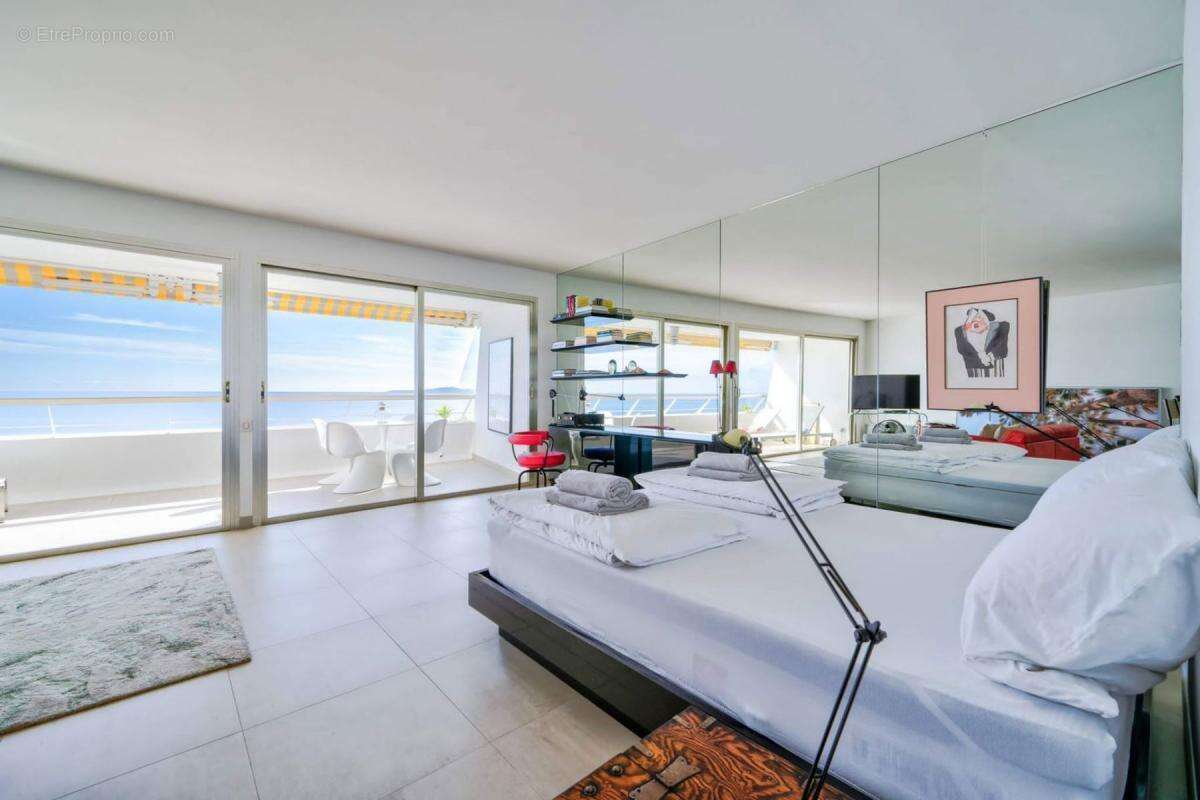 Appartement à VILLENEUVE-LOUBET