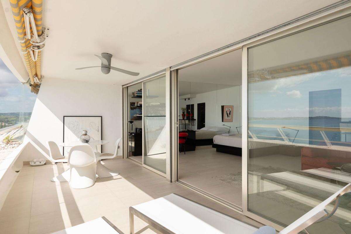 Appartement à VILLENEUVE-LOUBET