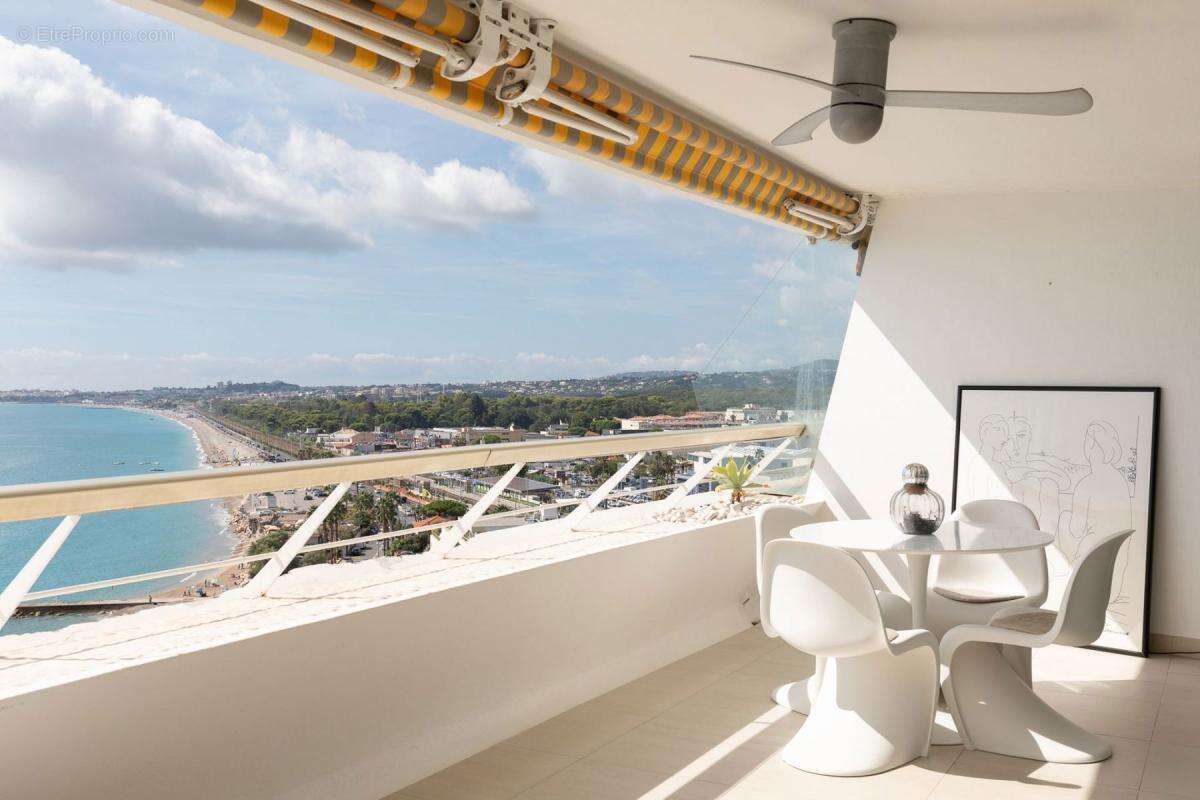 Appartement à VILLENEUVE-LOUBET