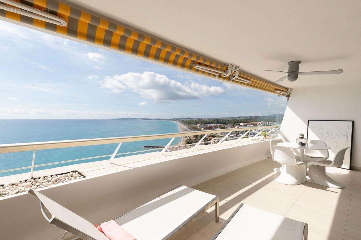 Appartement à VILLENEUVE-LOUBET