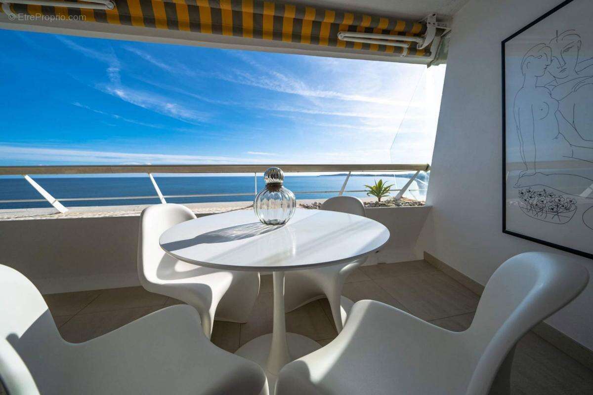 Appartement à VILLENEUVE-LOUBET