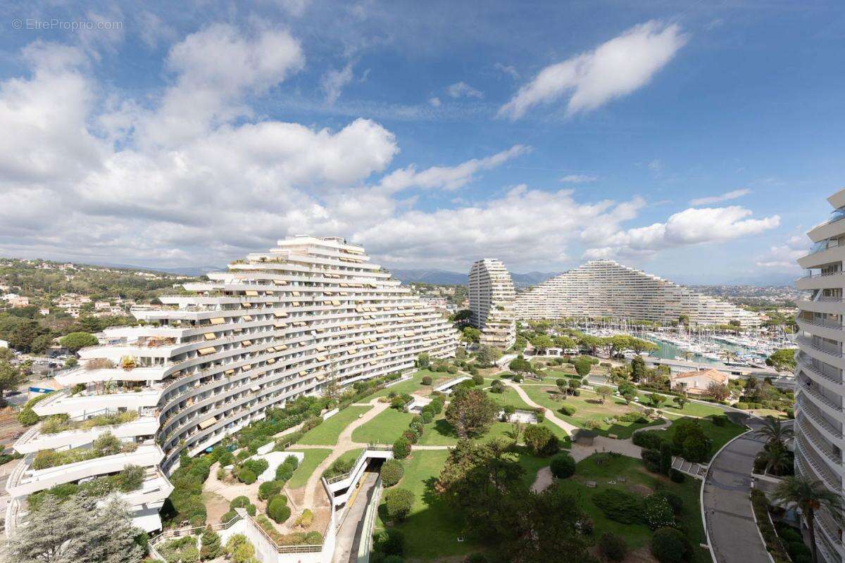 Appartement à VILLENEUVE-LOUBET