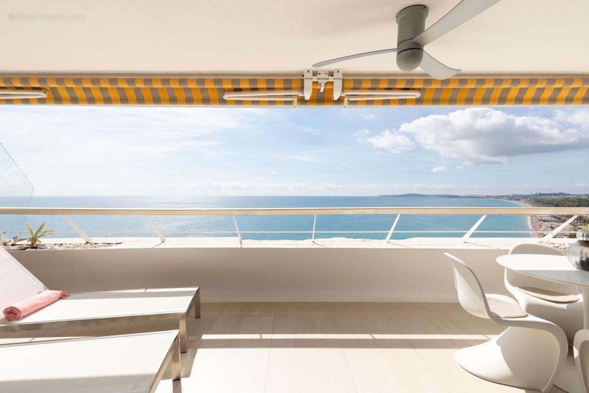 Appartement à VILLENEUVE-LOUBET