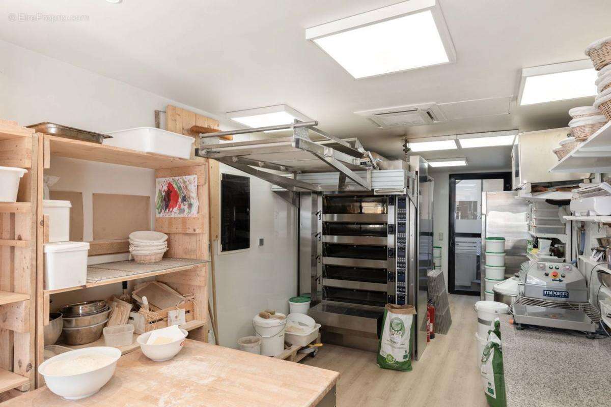 Commerce à VILLEFRANCHE-SUR-MER