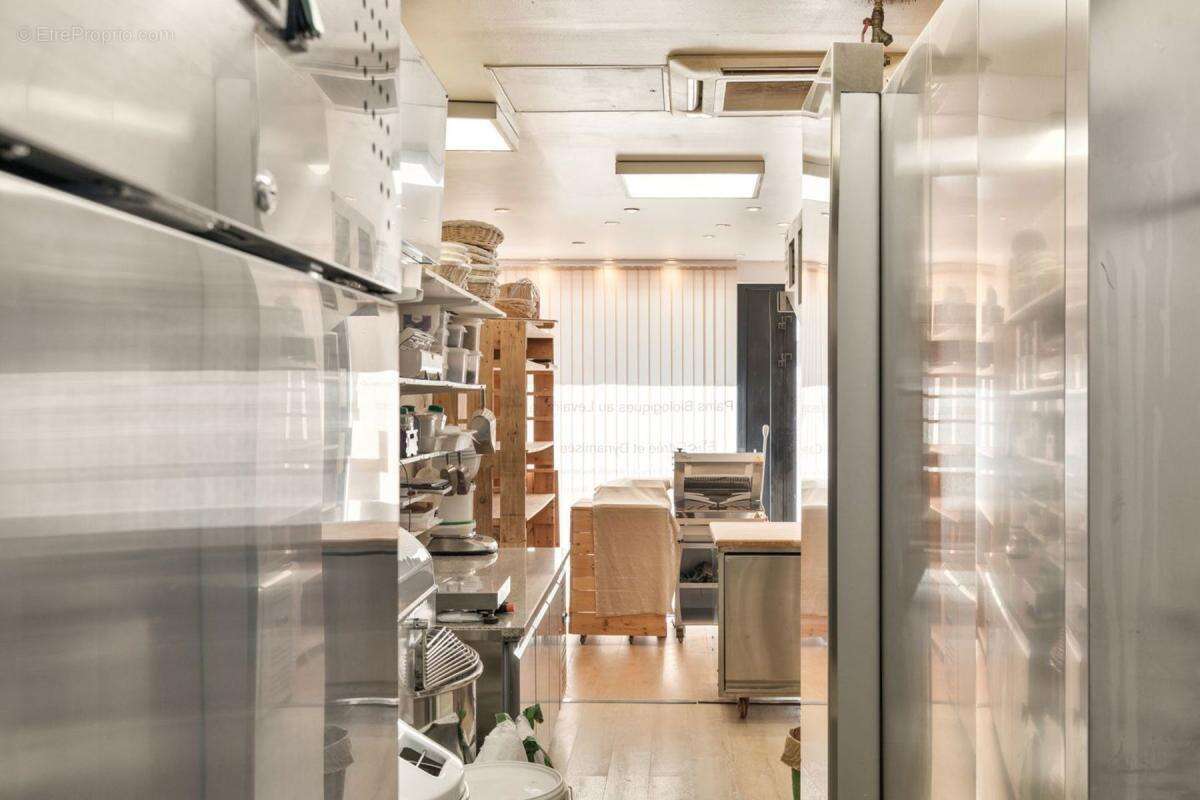 Commerce à VILLEFRANCHE-SUR-MER