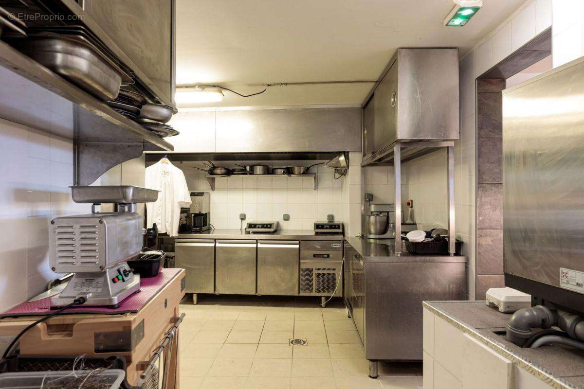 Commerce à SAINT-LAURENT-DU-VAR