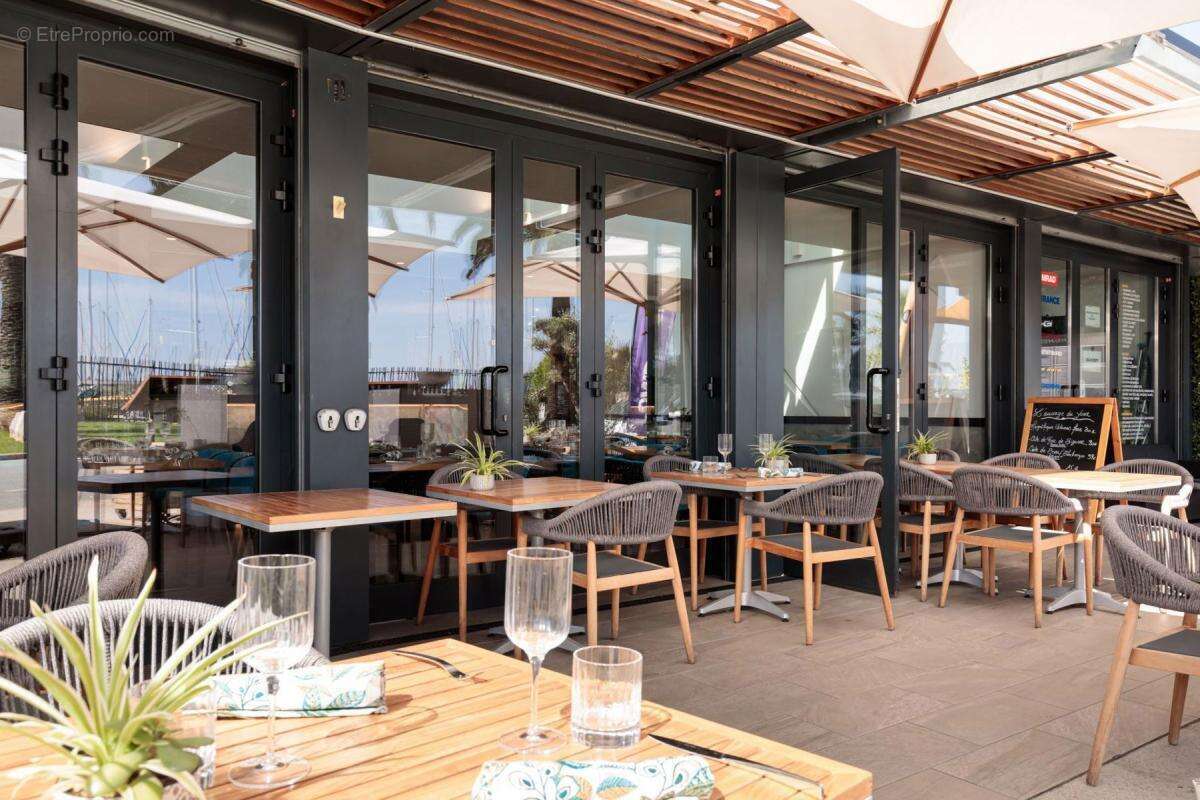 Commerce à SAINT-LAURENT-DU-VAR