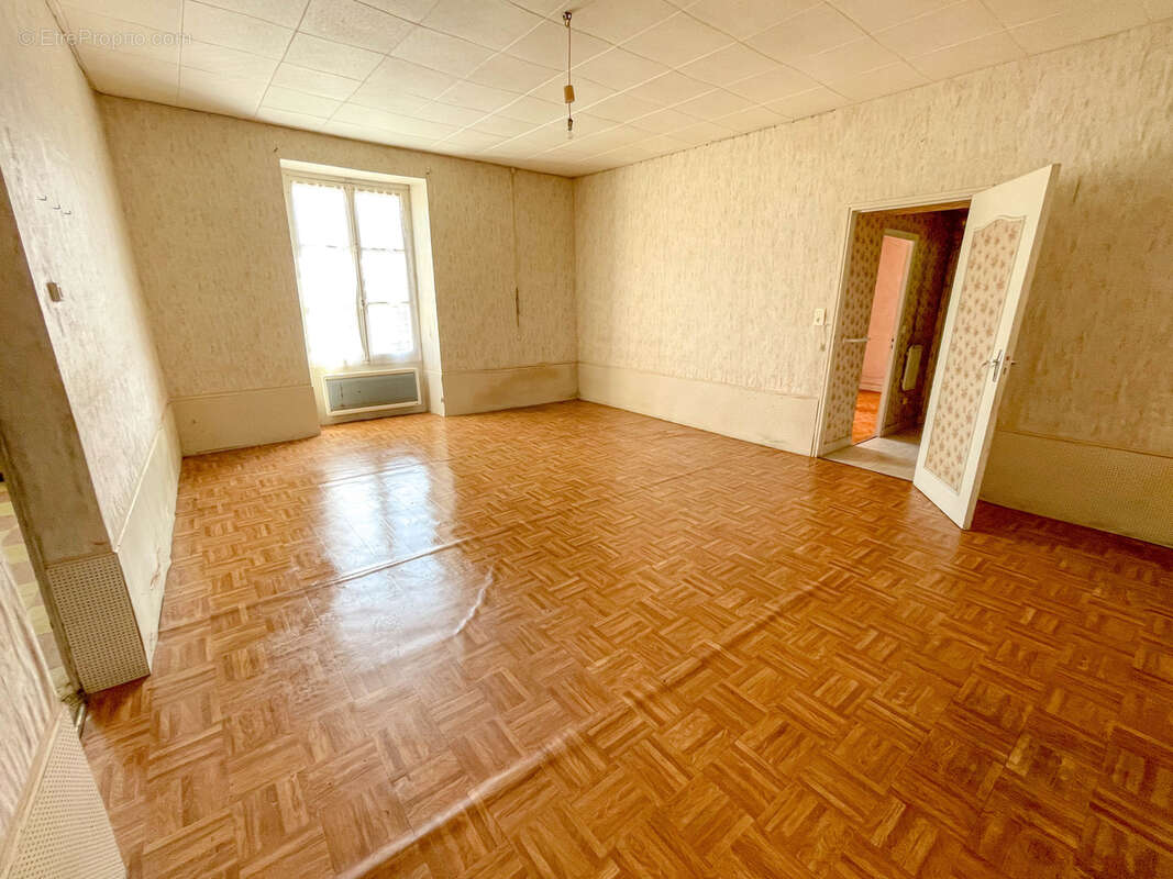 Maison à CHATELLERAULT