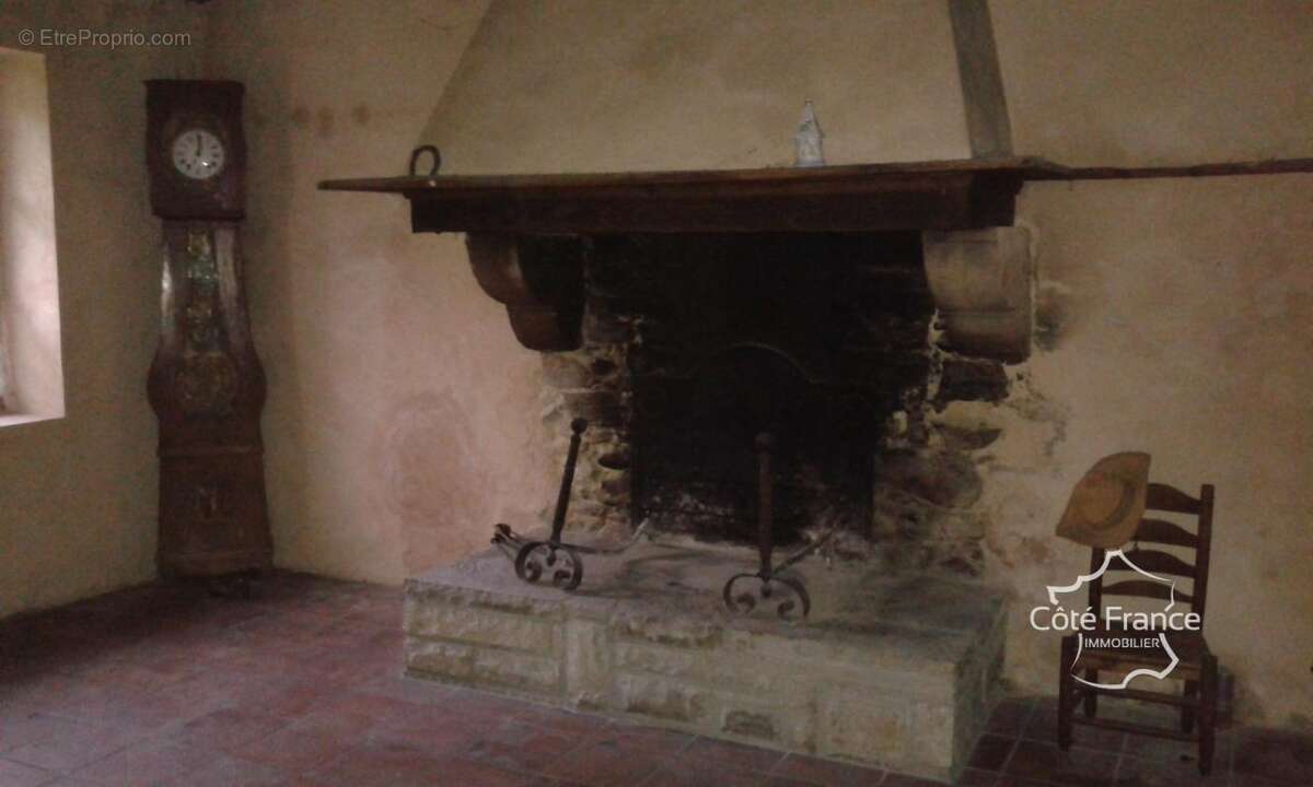 Maison à SAINT-ETIENNE-D'ORTHE