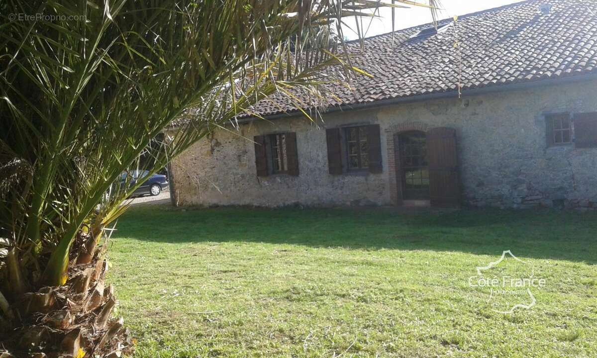 Maison à SAINT-ETIENNE-D'ORTHE