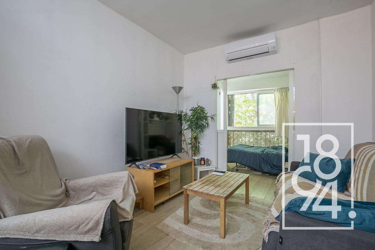 Appartement à MARSEILLE-6E