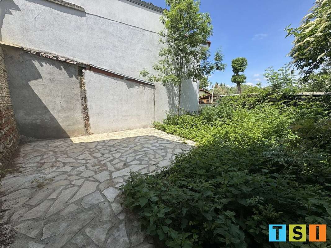 Maison à MONTESQUIEU-VOLVESTRE