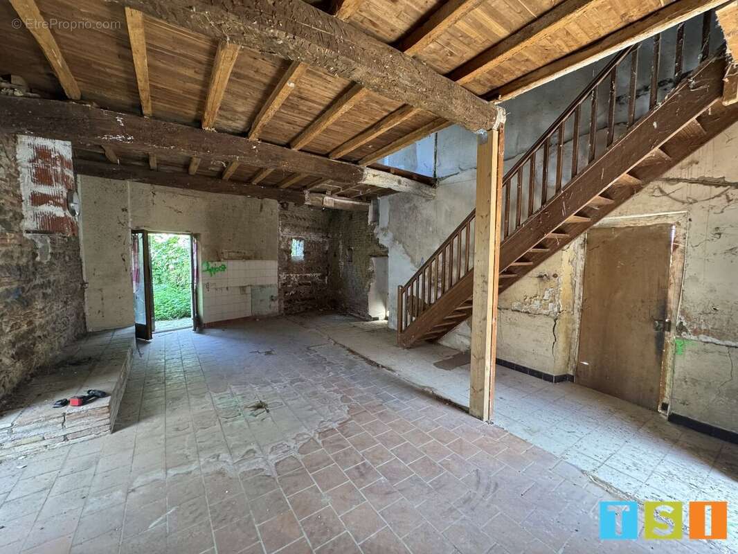 Maison à MONTESQUIEU-VOLVESTRE