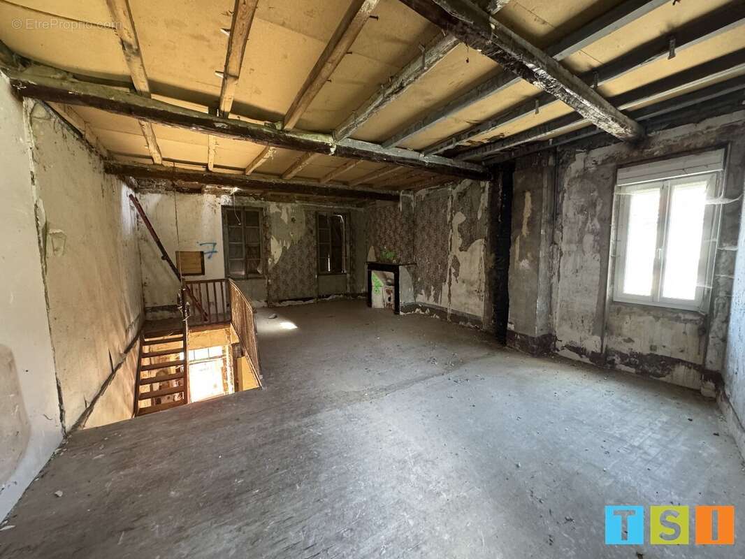 Maison à MONTESQUIEU-VOLVESTRE