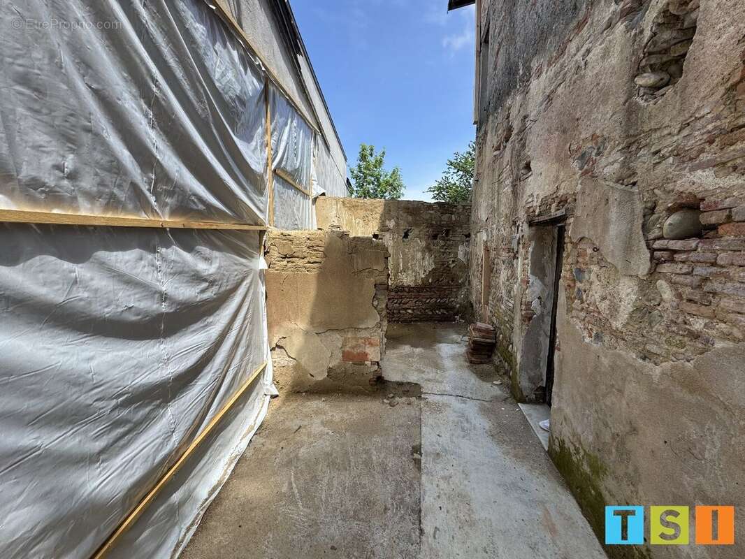 Maison à MONTESQUIEU-VOLVESTRE