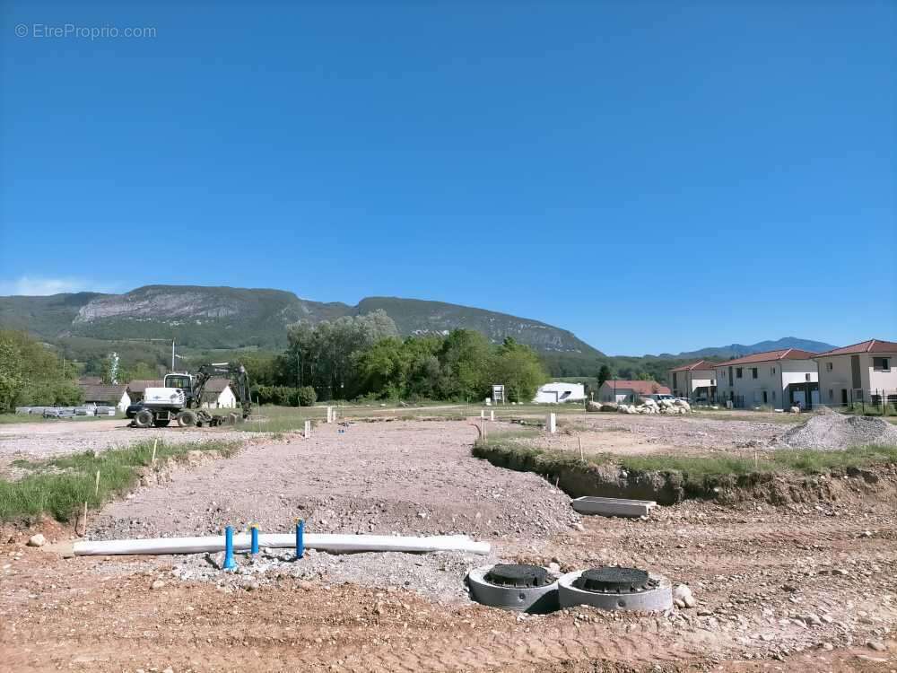 Terrain à SAINT-ROMANS