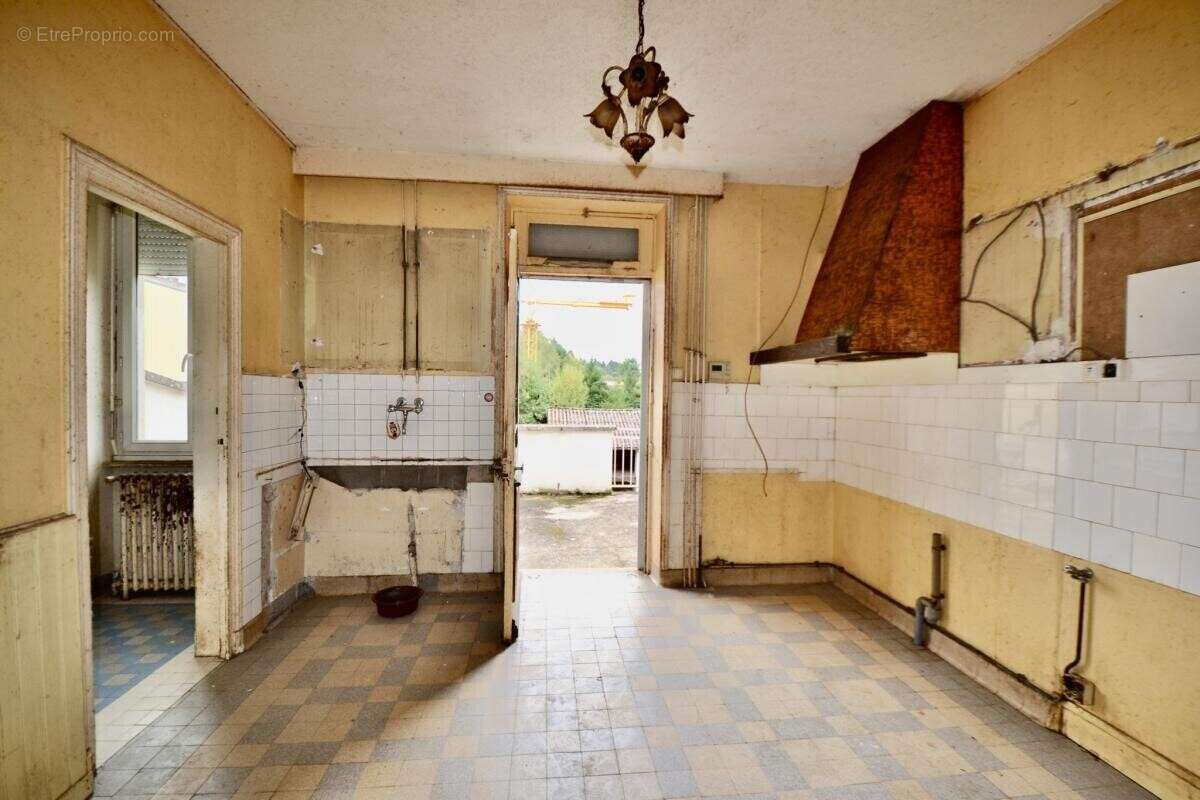 Maison à LA CLAYETTE