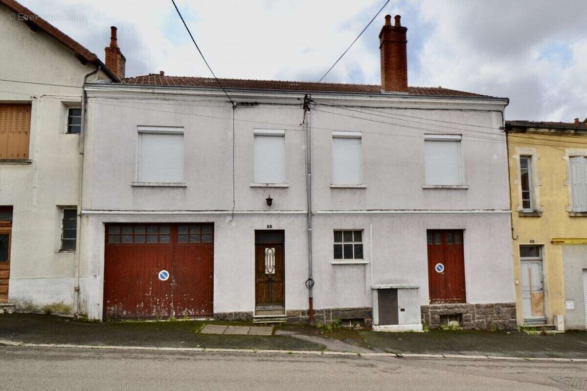 Maison à LA CLAYETTE