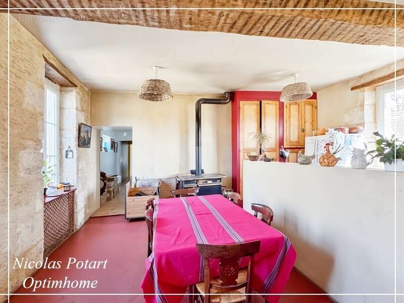 Maison à ESTREES-SAINT-DENIS