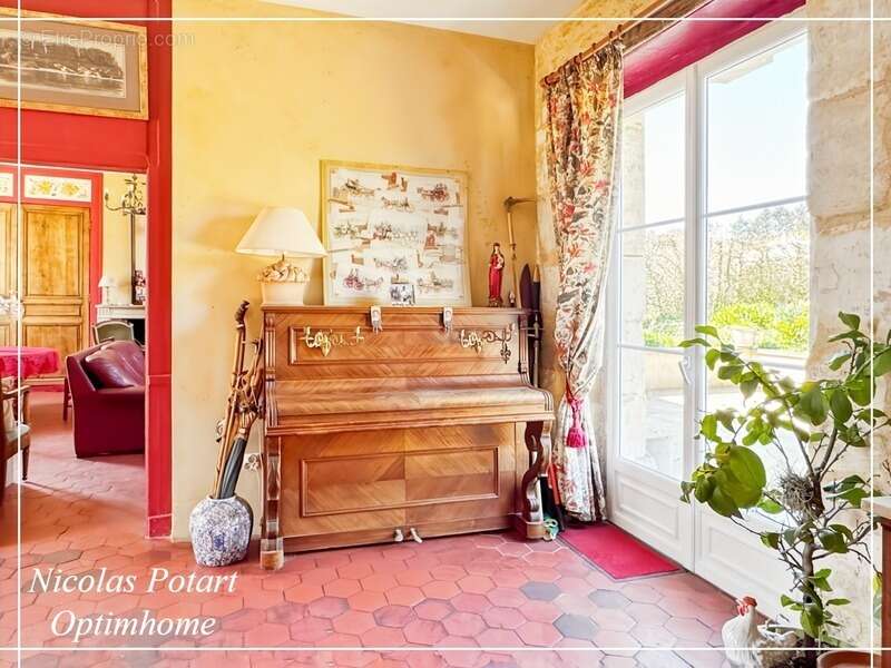 Maison à ESTREES-SAINT-DENIS