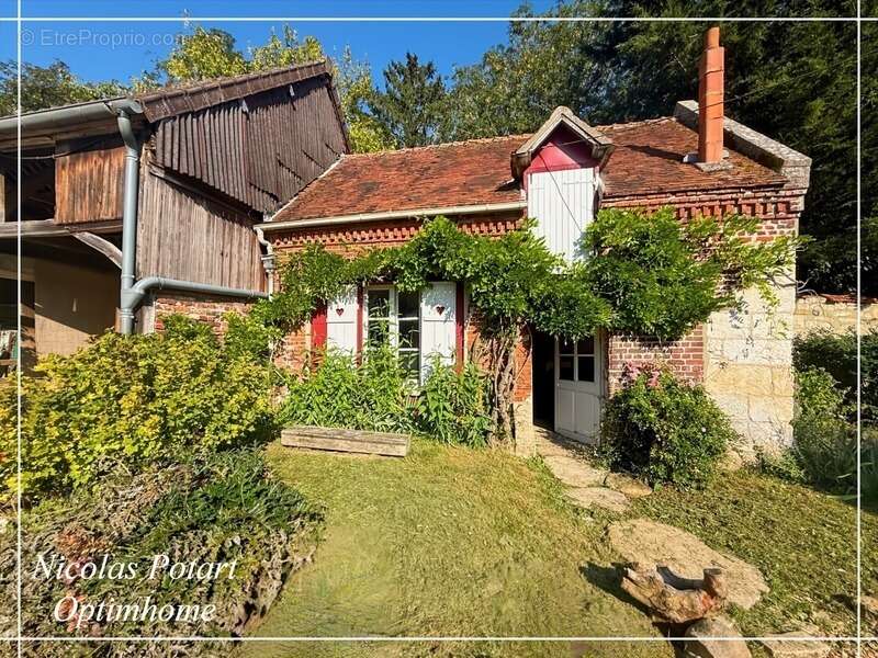 Maison à ESTREES-SAINT-DENIS