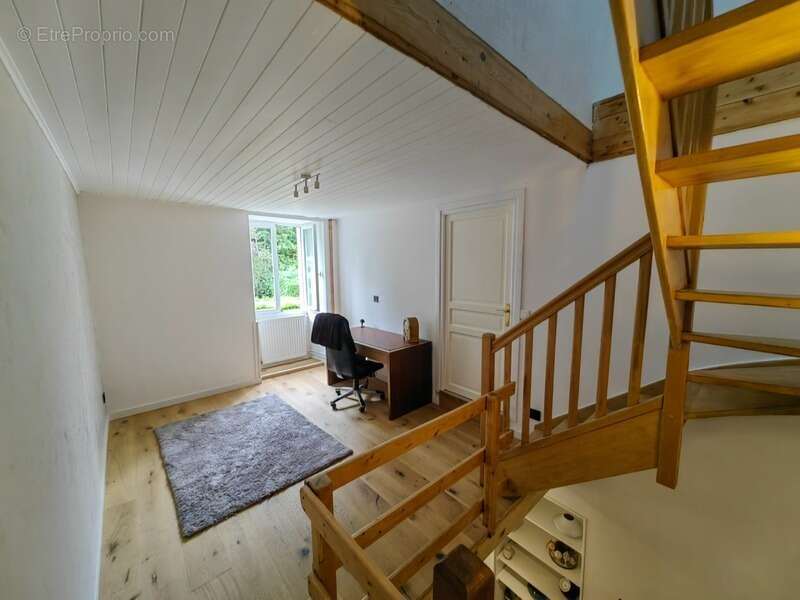 Maison à PERS-JUSSY