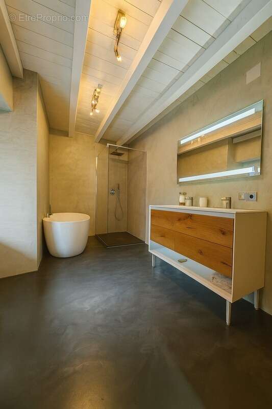 Maison à PERS-JUSSY