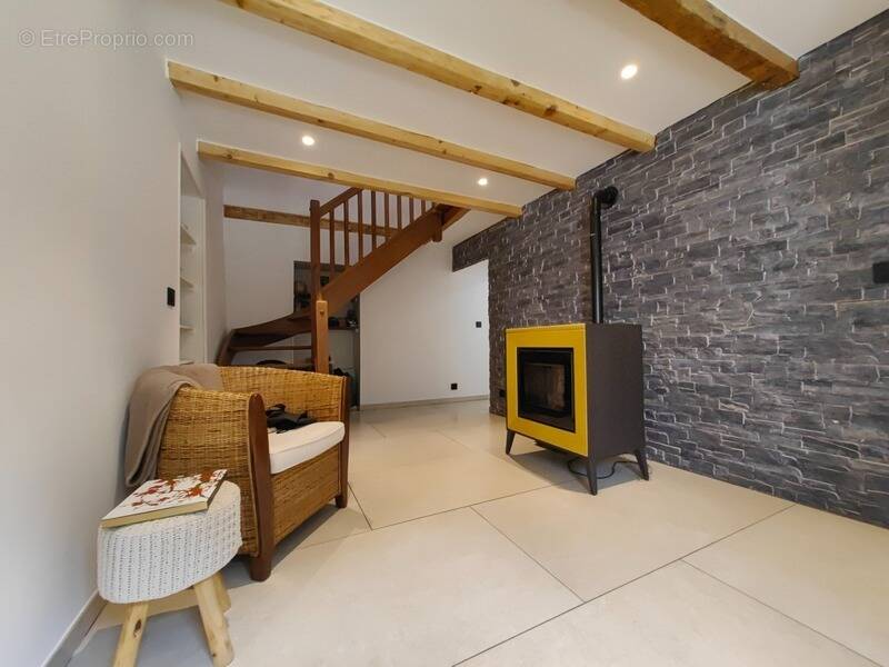 Maison à PERS-JUSSY