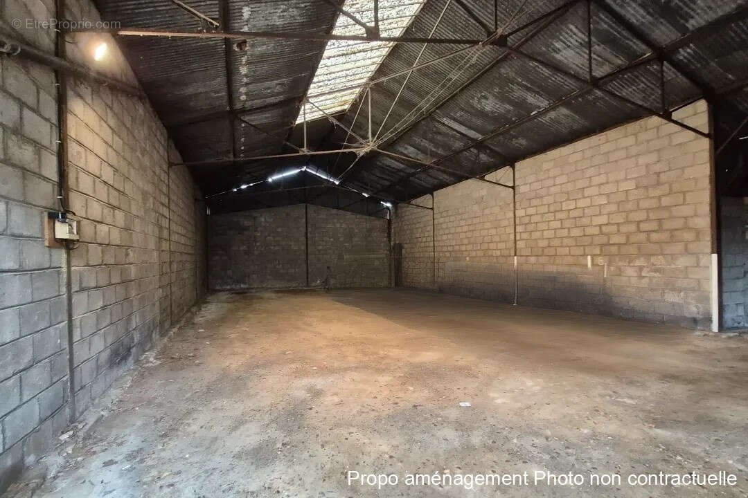 Parking à LA SUZE-SUR-SARTHE