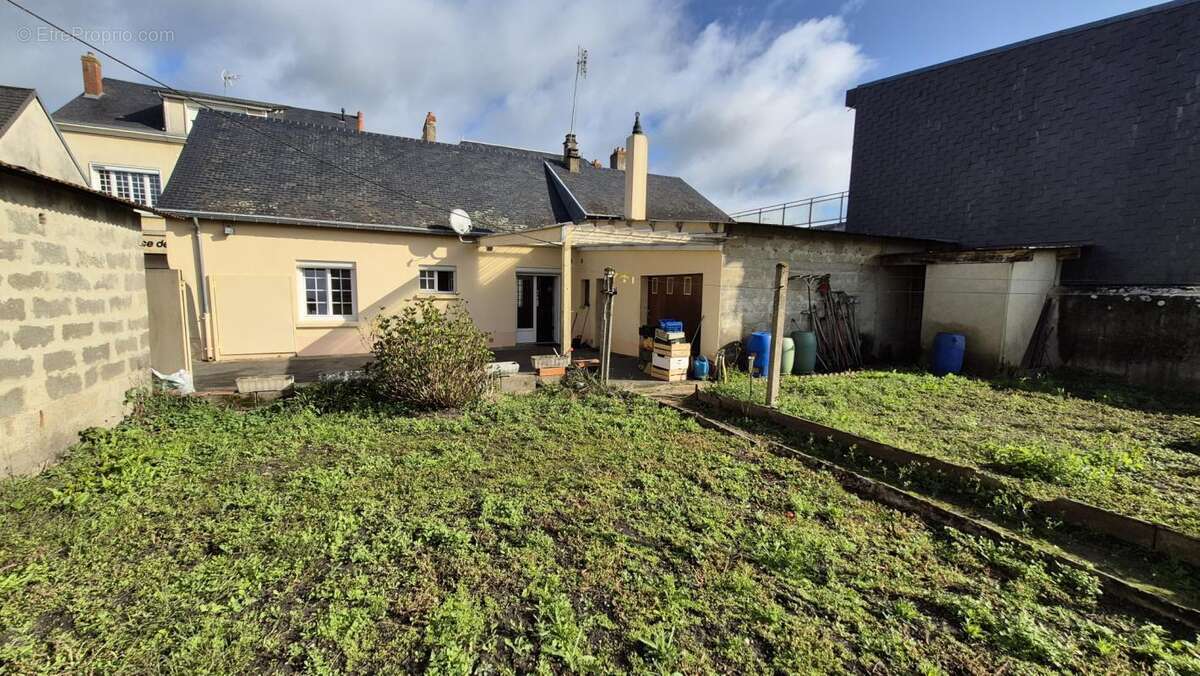 Maison à LA SUZE-SUR-SARTHE