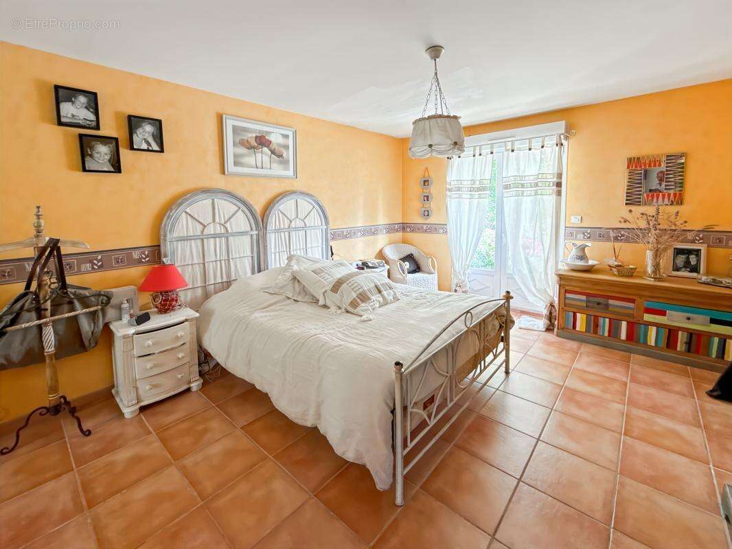 Maison à YVOY-LE-MARRON